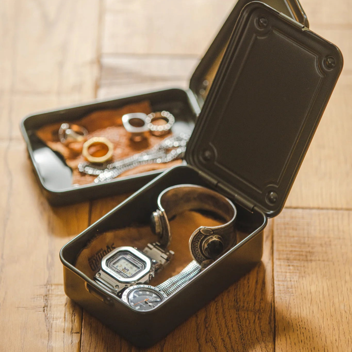 Black | Trunk Shape Toolbox T-150